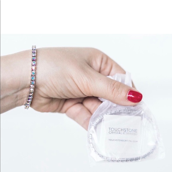 Touchstone Crystal by Swarovski stretch bracelet in aurore boreale new in pouch - Picture 3 of 3